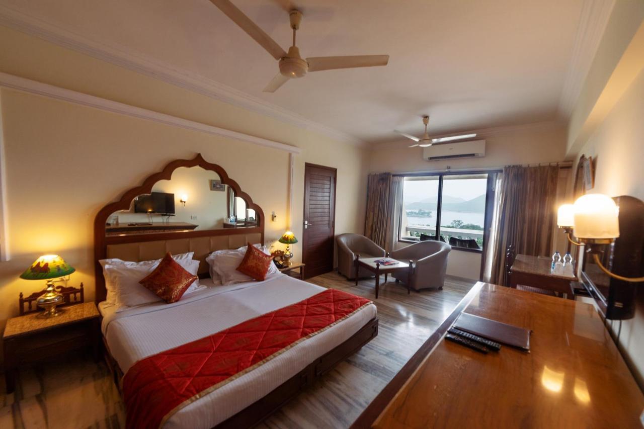 Hotel Hilltop Palace Udaipur Extérieur photo