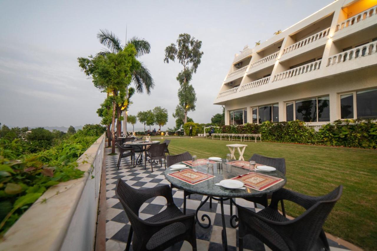 Hotel Hilltop Palace Udaipur Extérieur photo