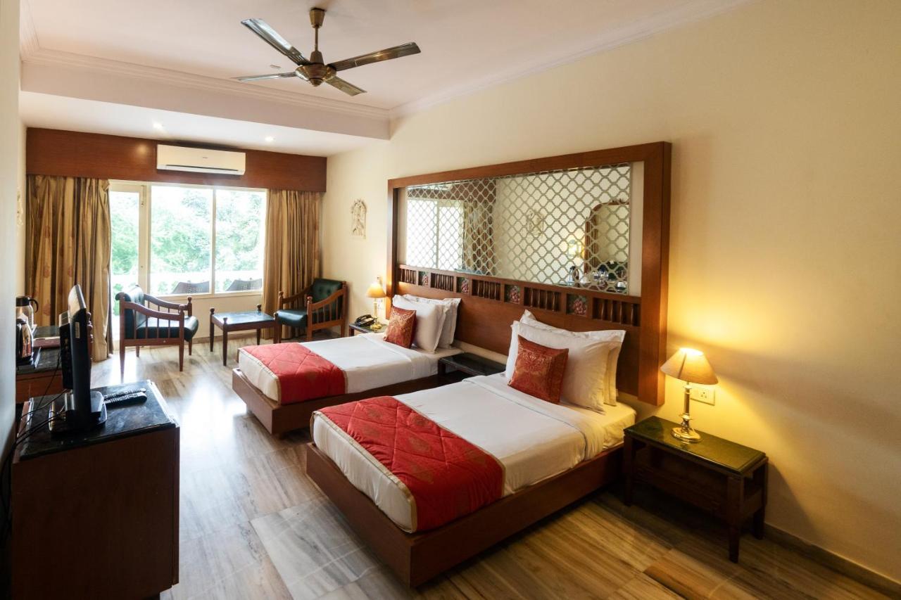 Hotel Hilltop Palace Udaipur Extérieur photo