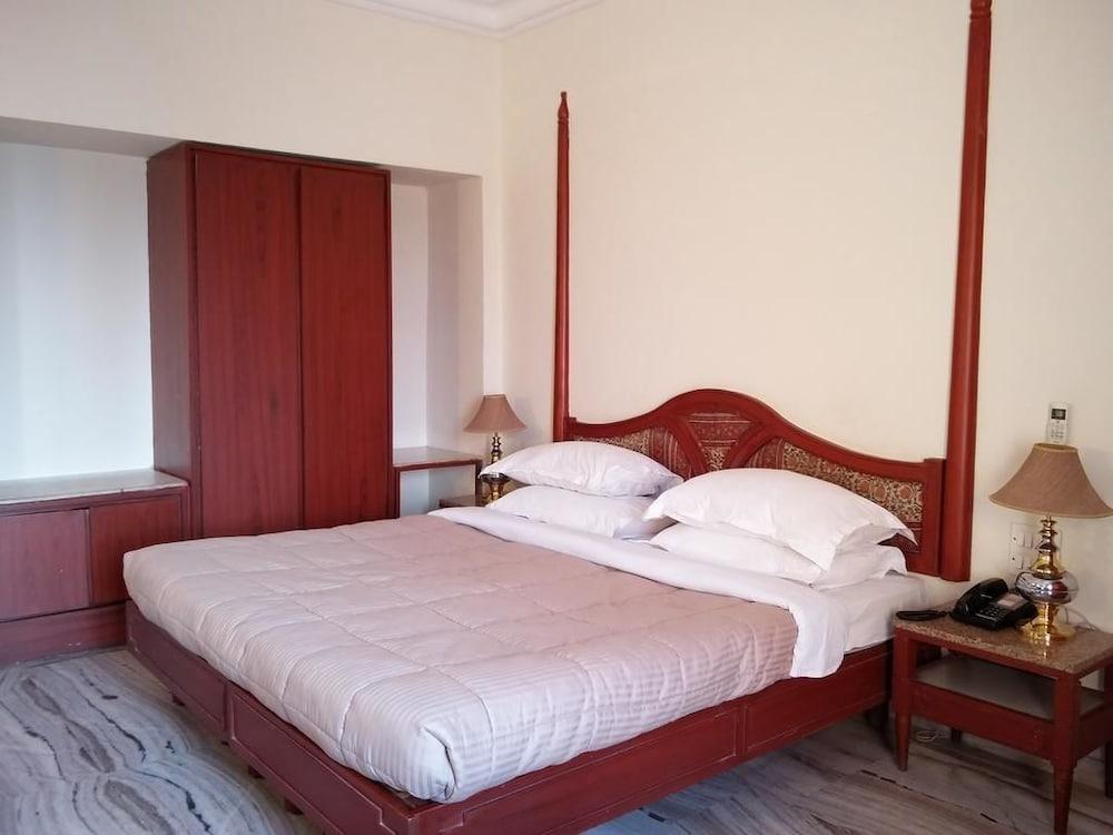 Hotel Hilltop Palace Udaipur Extérieur photo