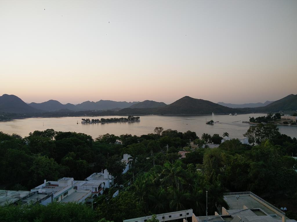 Hotel Hilltop Palace Udaipur Extérieur photo
