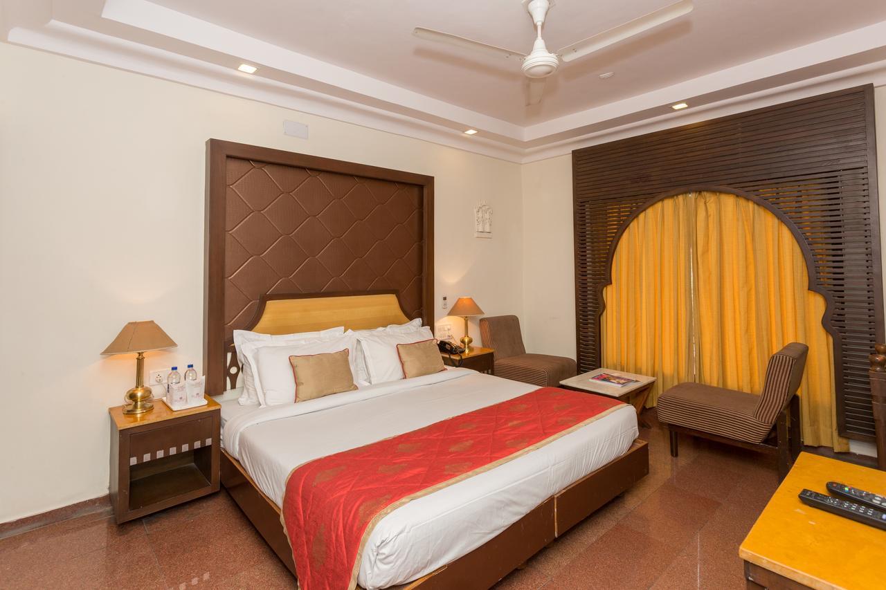 Hotel Hilltop Palace Udaipur Extérieur photo